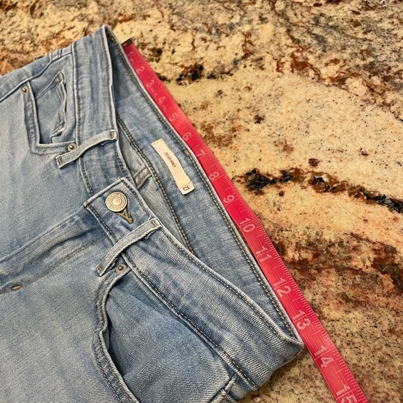 LIKE NEW Levi’s 711 Skinny Jeans Light Wash - Picture 13 of 16